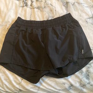 Lululemon tracker shorts black